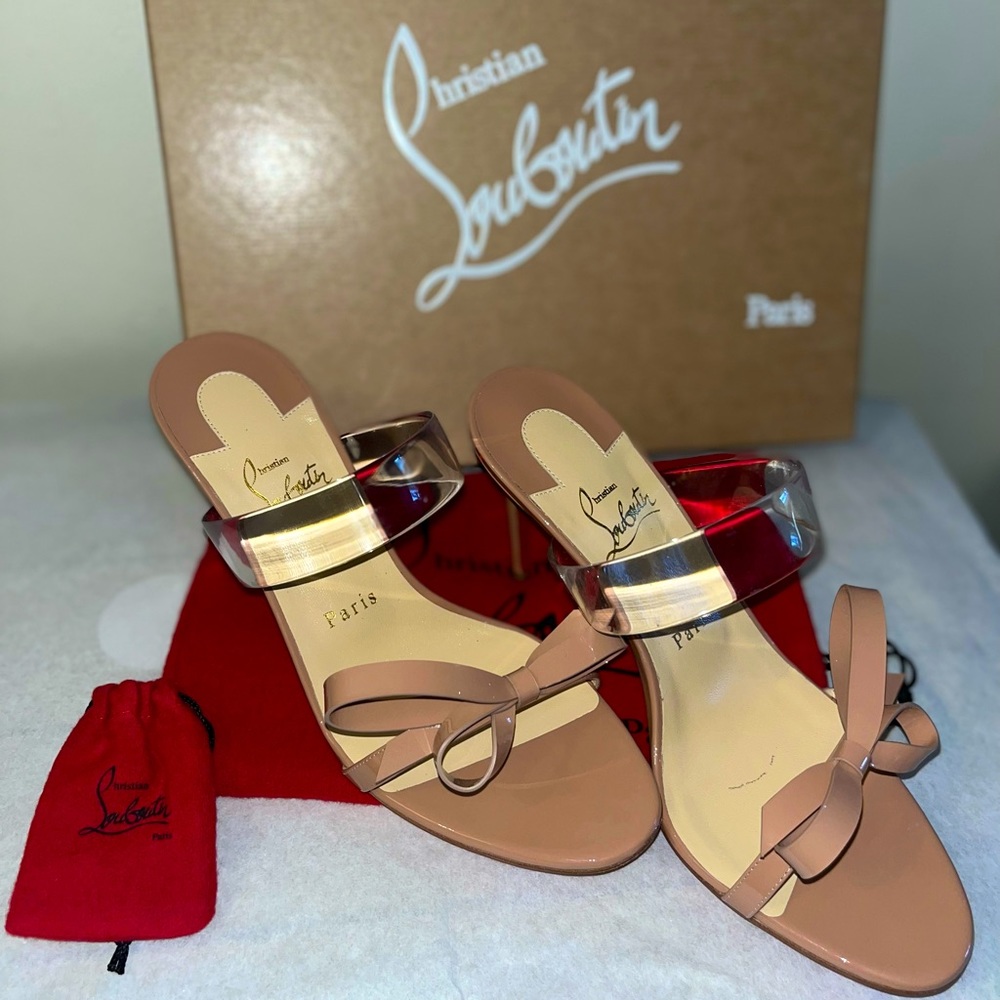 BRAND NEW. NEVER WORN. Size 39 Christian Louboutin. Nude Leather Sandals. 85mm.